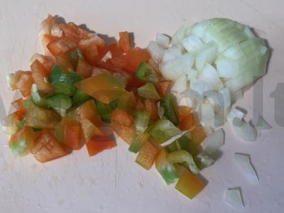 Kalakutiena su daržovėmis grietinėje ir pomidorų pastoje Žingsnis 2