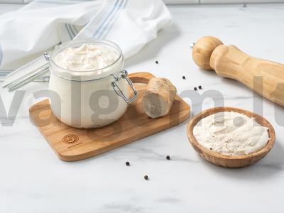 Majonezas su tarkuotu krienu pagrindine nuotrauka