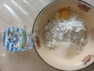 Namų varškės apkepas su razinomis Žingsnis 2