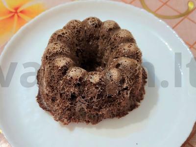 Purūs pyragas su rugių sėlenomis mikrobangų krosnelėje pagrindine nuotrauka