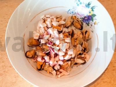 Jūros kokteilių salotos Žingsnis 2