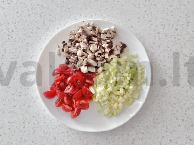 Sūdyti Vienos vafliai su daržovėmis ir grybais Žingsnis 1