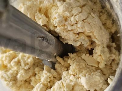 Mini quiche su bekonu ir sūriu Žingsnis 1