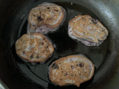 Vaikų varškės blynai su mėlynėmis Žingsnis 6