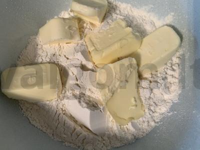 Smėlinis pyragas su braškėmis ir braškių želė Žingsnis 1