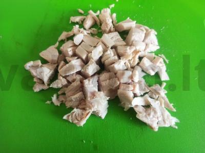 Salotos su vištiena ir greitai paruošiamomis makaronais Žingsnis 5