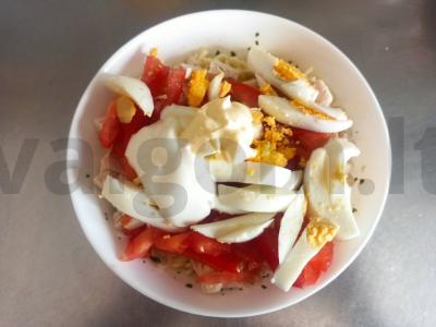 Salotos su vištiena ir greitai paruošiamomis makaronais Žingsnis 8