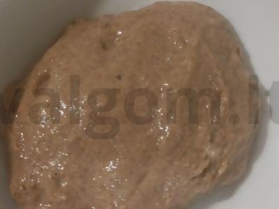 Ruginė duona su rauginiu ir kmynais Žingsnis 2