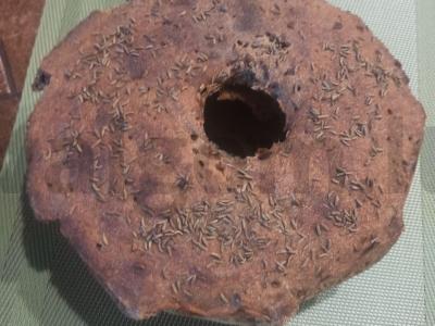 Ruginė duona su rauginiu ir kmynais Žingsnis 6