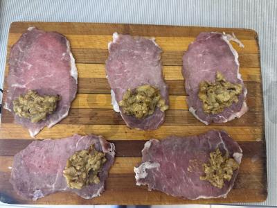 Kiaulienos ritinėliai su grybų įdaru Žingsnis 5