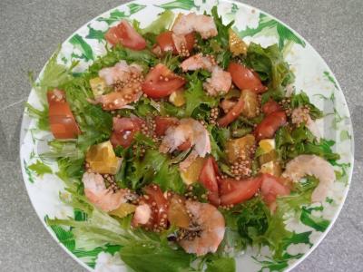 Salotos su krevetėmis, apelsinu ir spanguolėmis Žingsnis 6