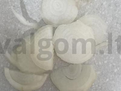 Vasaros salotos su pušų riešutų aliejumi Žingsnis 1