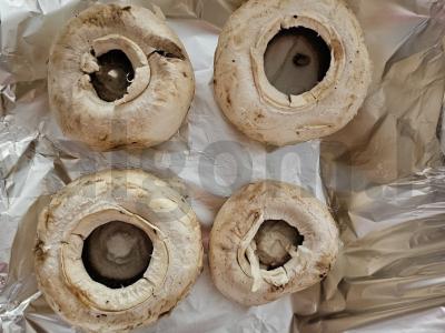 Įdaryti grybai su sūriu ir česnako padažu Žingsnis 1