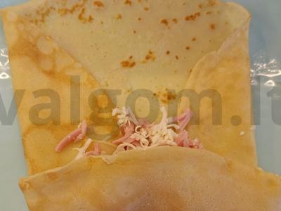 Įdaryti blynai su kumpiu ir sūriu Žingsnis 8