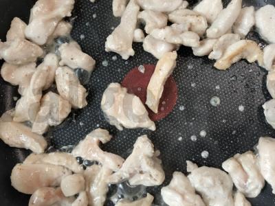 Aštrus funčozas su vištiena ir daržovėmis Žingsnis 4