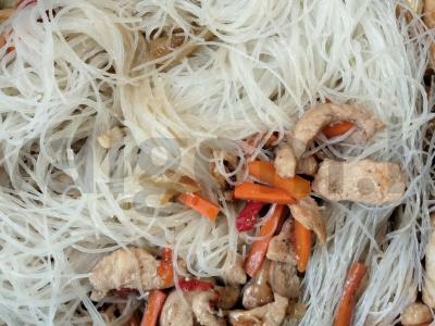 Aštrus funčozas su vištiena ir daržovėmis Žingsnis 8