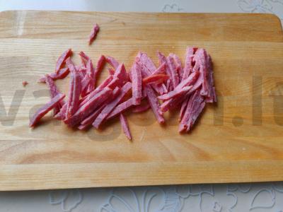 Salotas „Meksika“ su marinuotais agurkais ir kukurūzais Žingsnis 1