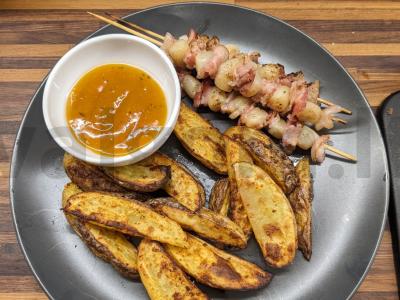 Šašlykai iš krevečių su bekonu pagrindine nuotrauka