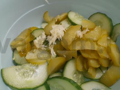 Daržovių salotas su marinuotu agurku ir konservuotais žirneliais Žingsnis 6