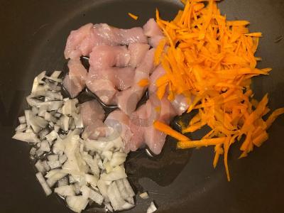 Ryžiai su vištienos filė „Pazheškis“ Žingsnis 1