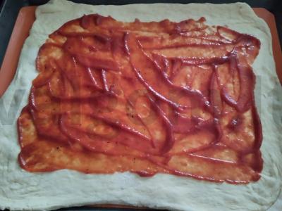 Pyragas-pica su virta dešra ir sūriu Žingsnis 2