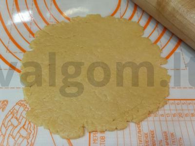 Sviestinis sausainis su kondensuotu pienu Žingsnis 1