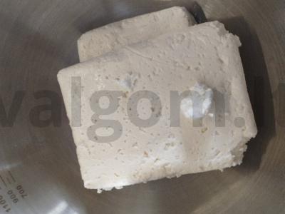 Sūrio blynai su bananais ir tarkuotu šokoladu Žingsnis 1