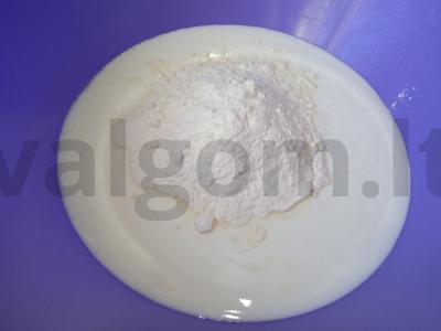 Mini blynai su šokoladiniu sirupu ir mėlynėmis Žingsnis 3