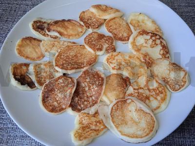 Mini blynai su šokoladiniu sirupu ir mėlynėmis Žingsnis 8