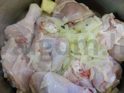 Vištienos ir bulvių sriuba su prieskoniais Žingsnis 4