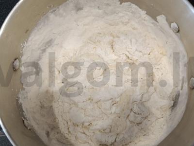 Namų virtiniai su jautienos faršu Žingsnis 1