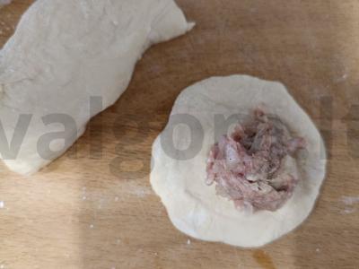 Namų virtiniai su jautienos faršu Žingsnis 4