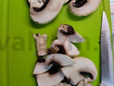 Vištienos filė su dviem padažais ir pievagrybiais Žingsnis 3