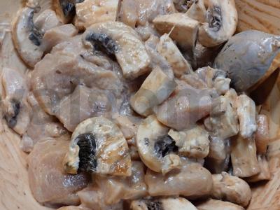 Vištienos filė su dviem padažais ir pievagrybiais Žingsnis 7