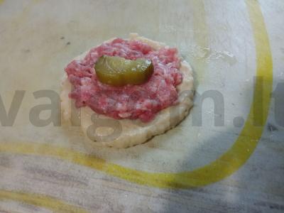 Zrazai su marinuotais agurkais Žingsnis 3