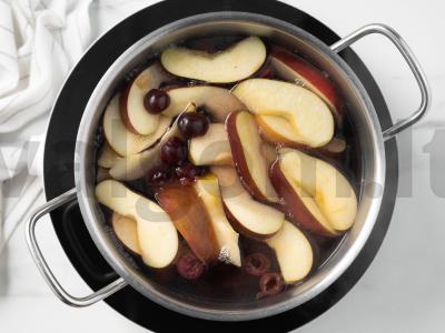 Vyšnių ir obuolių kompotas Žingsnis 2