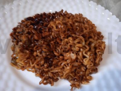 Greito paruošimo makaronai su terijaki padažu, jautienos bekonu, pievagrybiais ir putpelių kiaušiniais Žingsnis 3