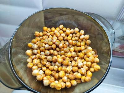 Keptas avinžirnis su prieskoniais pagrindine nuotrauka