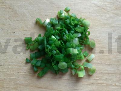 Vermicelli be virimo su kiaušiniu, sojų padažu ir žaliu svogūnu Žingsnis 3