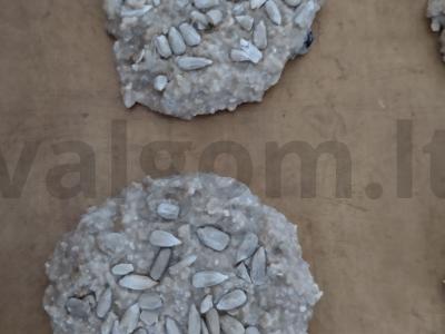 Vegetariški avižiniai sausainiai su saulėgrąžų sėklomis ir razinomis Žingsnis 3