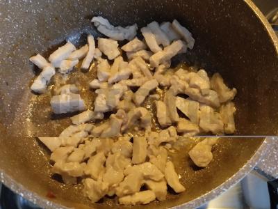 Dietinis kalakutienos guliašas su daržovėmis Žingsnis 3