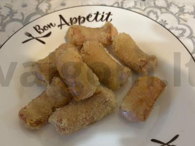 Traškūs dešrelės džiūvėsėliuose pagrindine nuotrauka