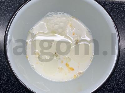 Blynai su pienu, varškės sūriu ir bananais Žingsnis 2