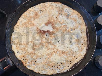 Blynai su pienu, varškės sūriu ir bananais Žingsnis 7