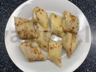 Blynai su pienu, varškės sūriu ir bananais pagrindine nuotrauka