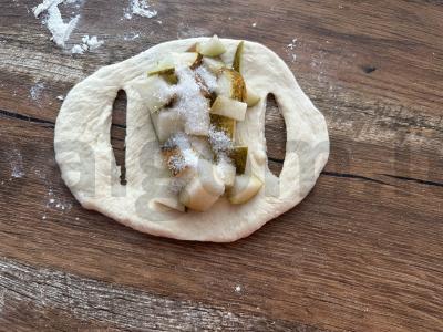 Konvertyras su kriauše ir pušų riešutais Žingsnis 4