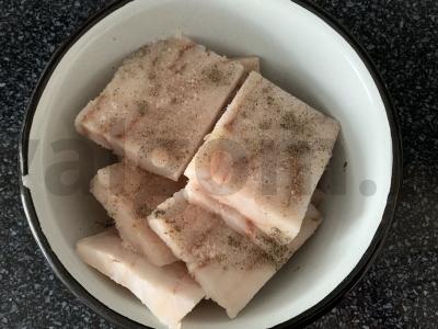 Menkių filė tešloje su citrinos sultimis ir prieskoniais Žingsnis 1