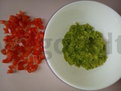 Daržovių guacamole padažas su pomidorais ir laimo sultimis Žingsnis 2