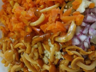 Puikus salotas su marinuotais voveraitėmis Žingsnis 5