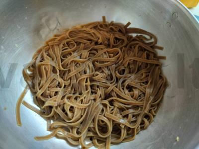 Grikių makaronai su midijomis pietums Žingsnis 2